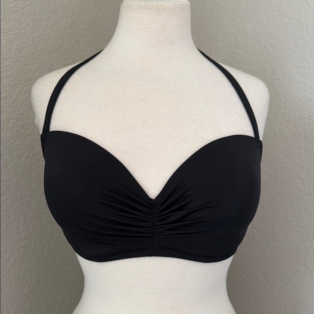 SHADE AND SHORE Black Halter Bikini Top